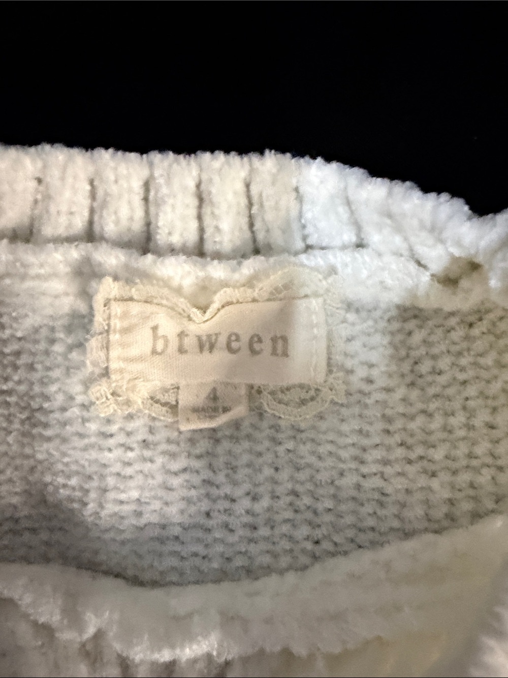 Kids Bundle of plush sweaters size 4 - Picture 9 of 12